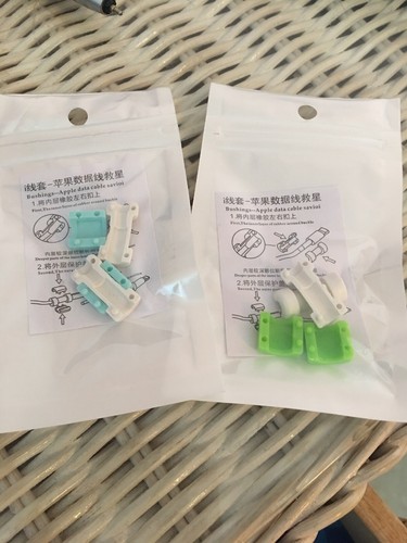 Salvacavo dati per cavi di alimentazione Apple confezione da 2 colori Asst - Foto 4 di 4
