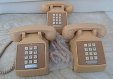 1 COMDIAL Basic Push Button Corded Desk/Tabletop Telephone/Phone Tan Made in USA
