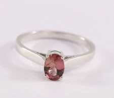Scarats Natural Pink Garnet 925 Sterling Silver Oval Cut Solitaire Unisex Ring
