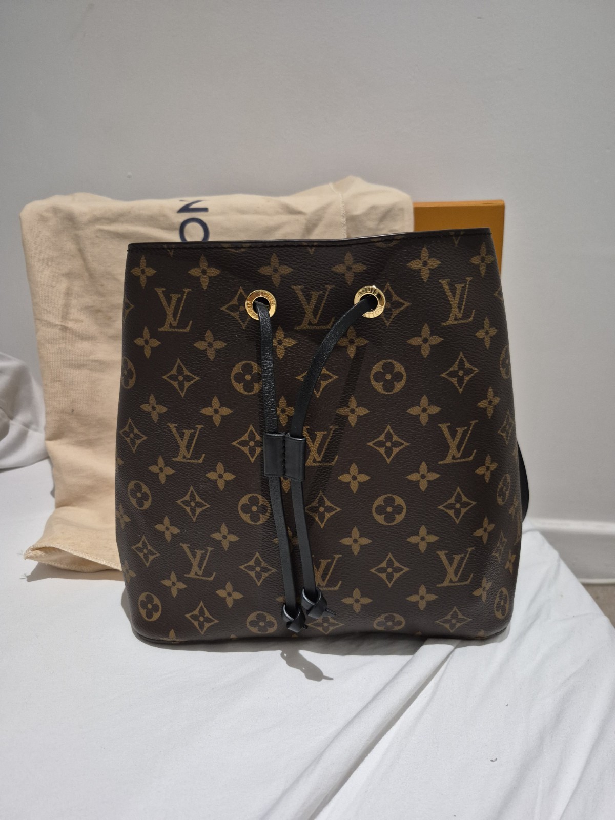 Louis Vuitton Neo Noe bucket bag