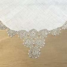 VTG Wedding Hankie Linen White Ecru Intricate Tatted Crochet Edge 11x12"