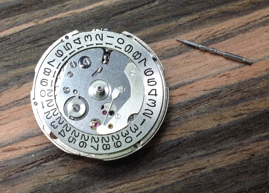 Seiko 7009A  Automatic Watch Movement - New - WORKING - No day ring - Image 4 of 4