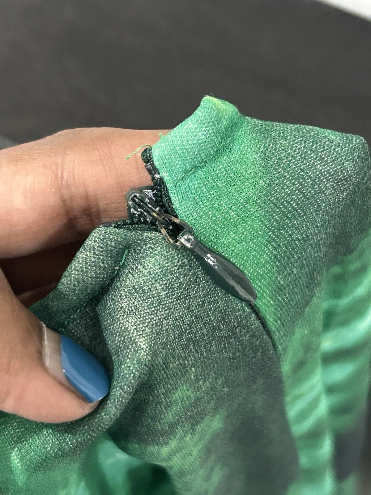 Pantaloni svasati verdi Versace UK S 8