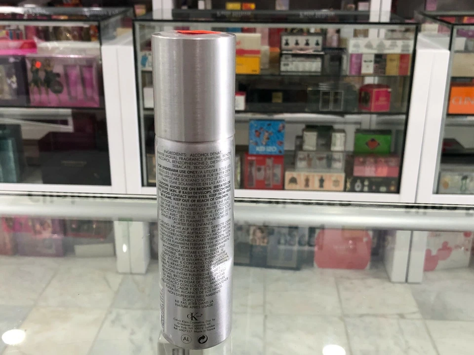 CK ONE DESODORANTE SPRAY DE CALVIN NO 150 ML Foto 2 de 4