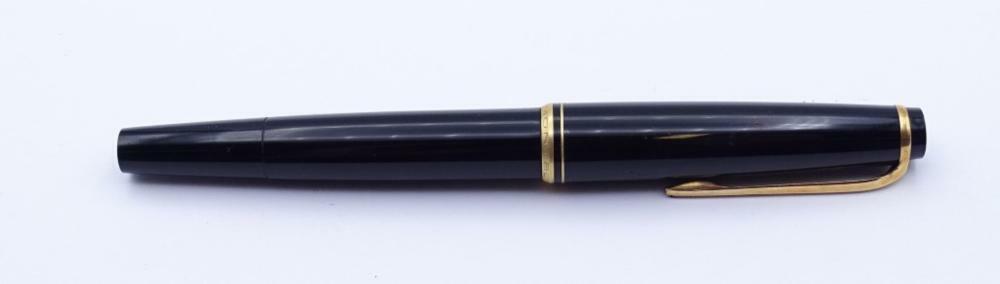 Vintage Montblanc No.22 Fountain Pen 14K 585 Gold nib | eBay Vintage Montblanc No.22 Fountain Pen 14K 585 Gold nib | eBay