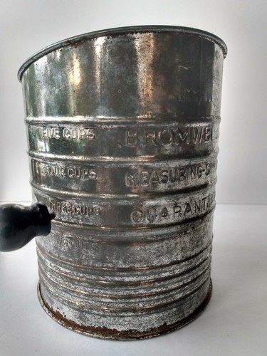 VTG Bromwell’s 5 Cup Sifter BLK Crank Handle Flour Sifter Tin Farmhouse Kitchen - Picture 5 of 12