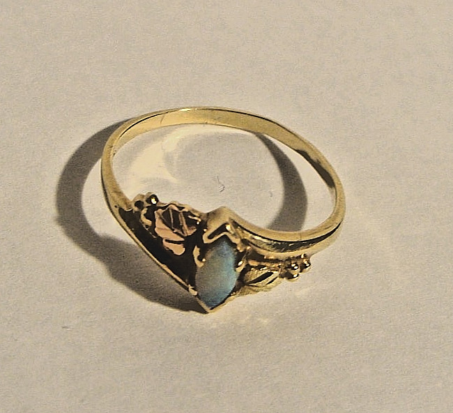 PRETTY 10K SOLID GOLD LEAF DESIGN with SYNTHETIC … - image 3