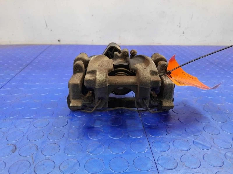 Conjunto de pinza de freno trasera Subaru Outback 20-24 lado derecho del pasajero OEM Foto 4 de 4