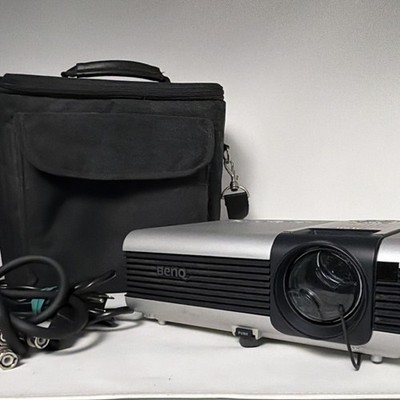 BenQ PB7220 DLP Desktop Projector XGA 1024x768 2500 ANSI 2000:1 4:3