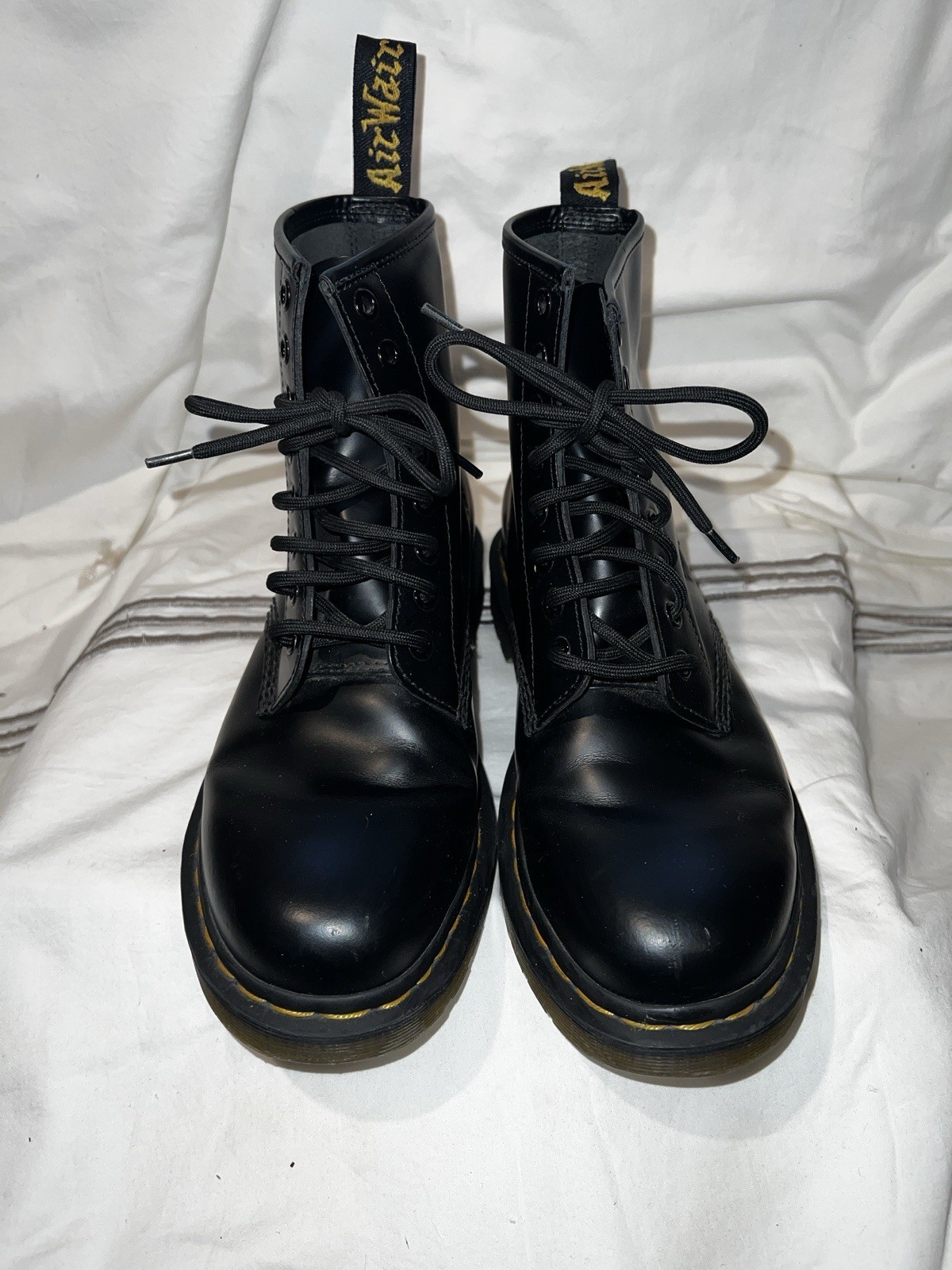 Dr Doc Martens Air Wair 11822 Black Leather Combat Boots Women Sz 8 Men Sz 7