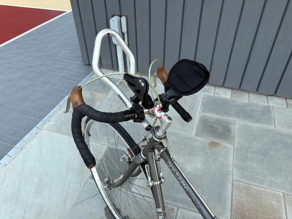 Bicicleta de Turismo Univega Gran Turismo - Unisex, Pequeña - Gris Color Metálico Foto 2 de 4