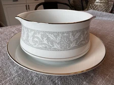 Imperial of Japan Whitney Two Spout Gravy Boat With Attached Underplate #5671