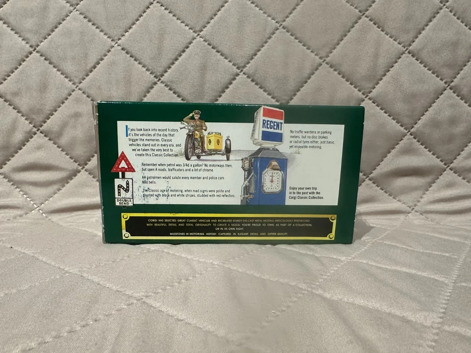 D737 Triumph TR3A Open Top Classic Corgi Models - Image 4 of 4