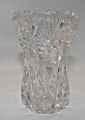 Vintage 3 1/2 in tall Cut Crystal Egg Cup