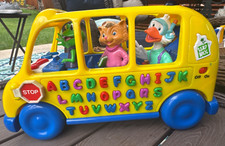 1999 Leap Frog FUN LEARN Phonics Bus TALKING A-Z Letters Music Lights WORKS 