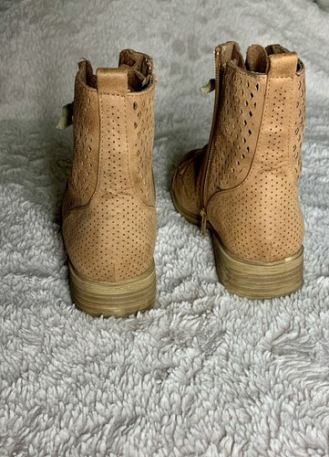 Women's Report Brown, Suede, small heel ankle boots with side zipper Size 7.5 - Picture 4 of 10