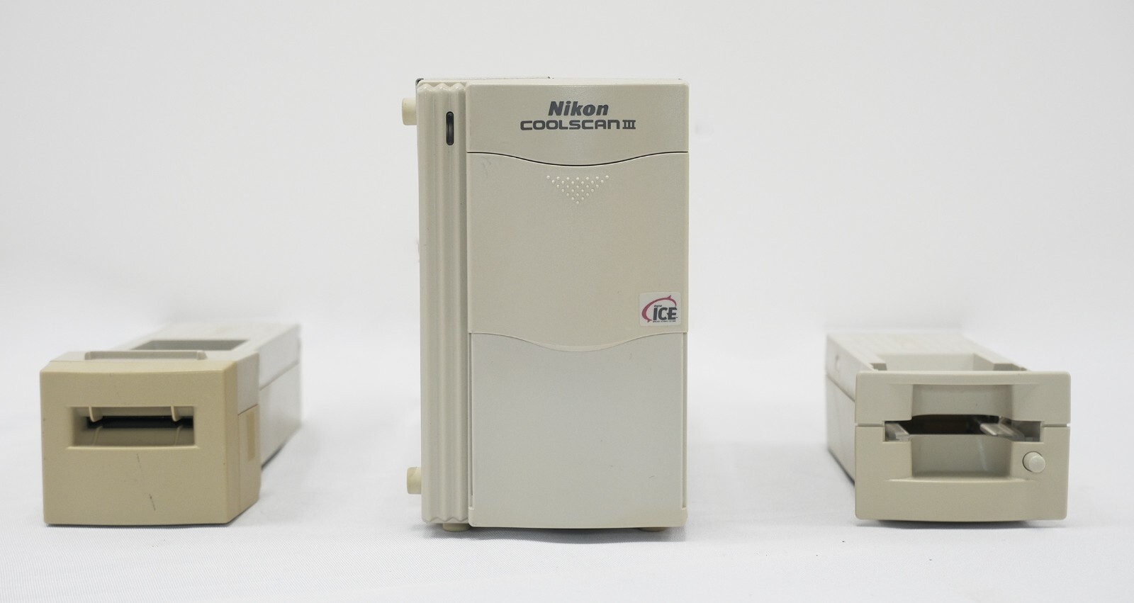 Nikon Coolscan III LS-30 Film Scanner SA-20 Strip Film Adaptor MA-20 Slide Mount