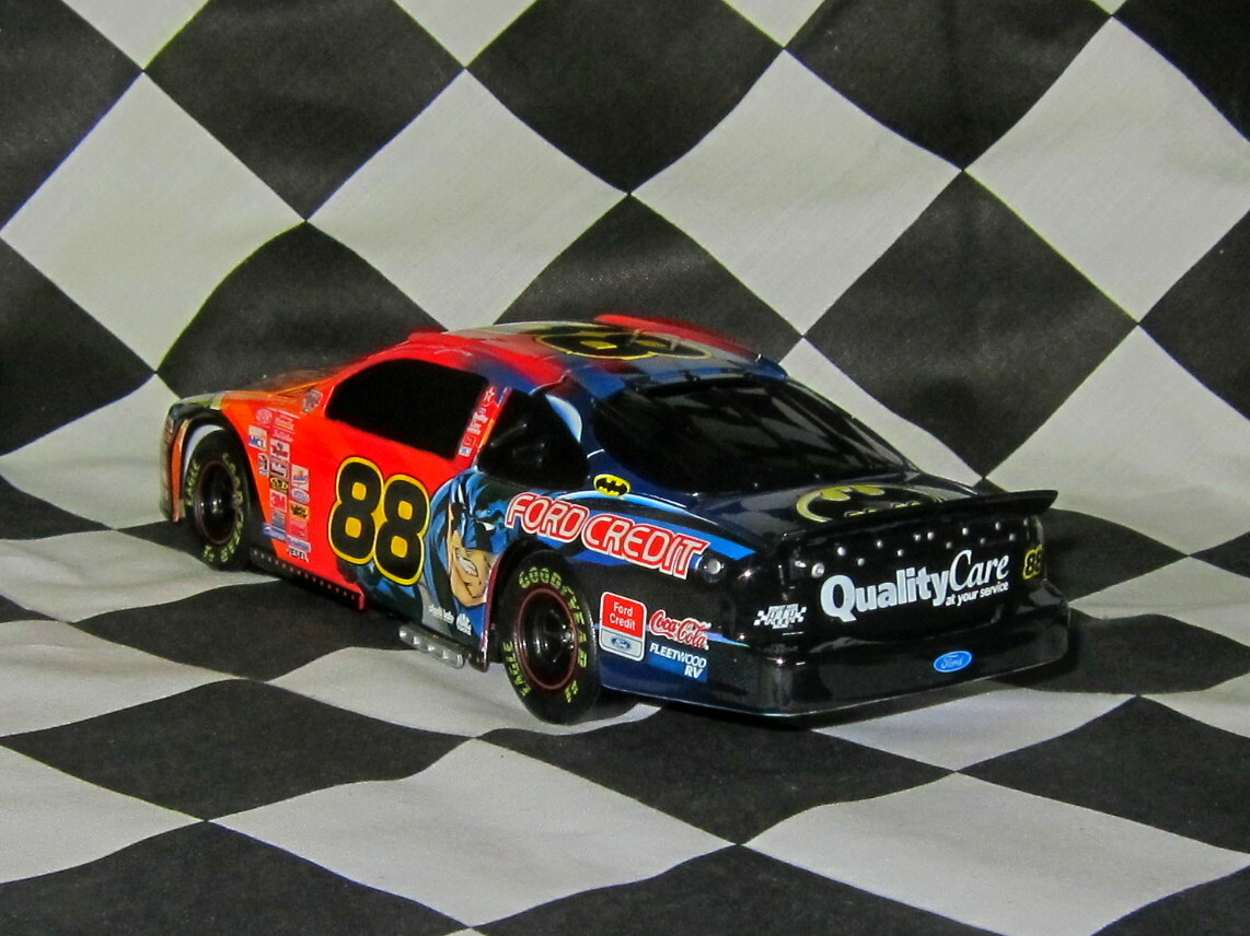 Vintage #88 Dale Jarrett 1998 Batman Ford Taurus Showdown At