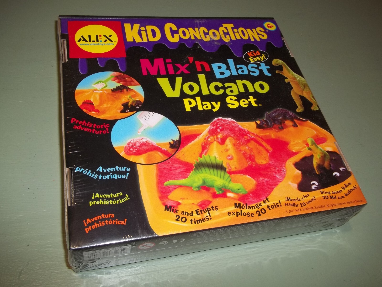 Kid Concoctions Mix'n Blast Volcano & Dinosaur Play Set 6+ N