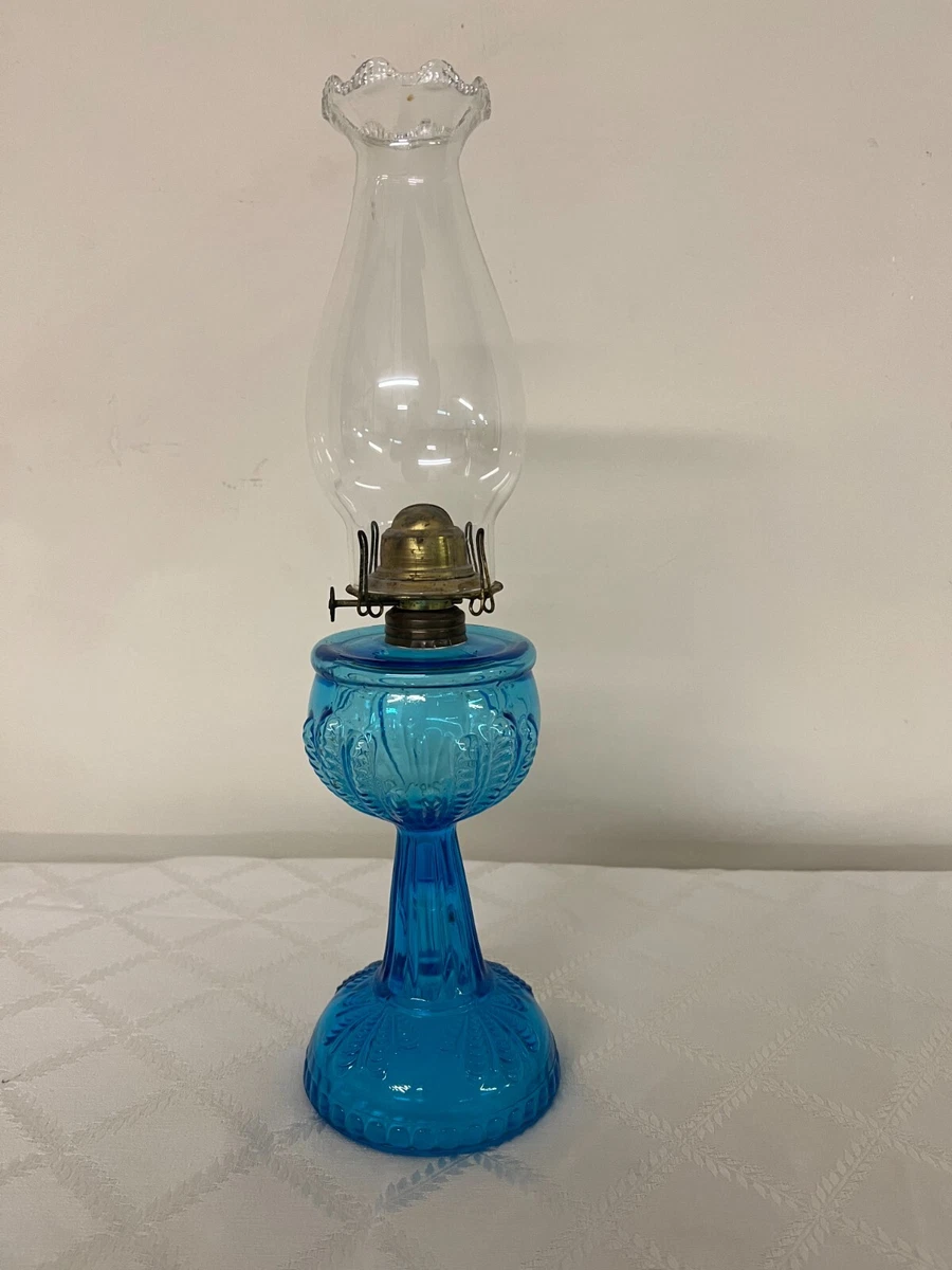 BLUE TURKEY FOOT OIL KEROSENE LAMP II