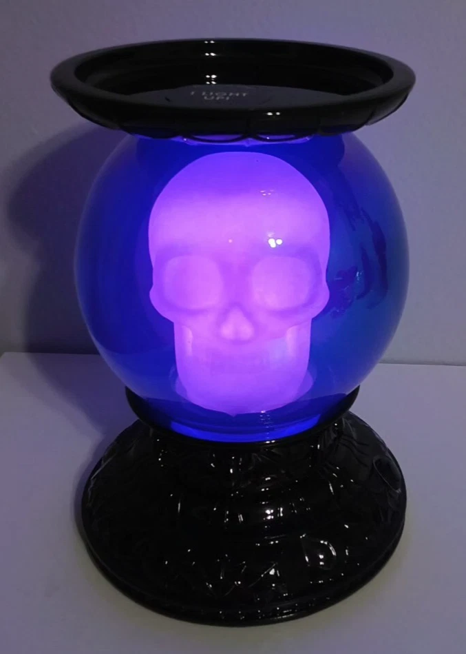 Candelabro Bath & Body Works Light Up Skull Globe 3wick Nuevo en caja Foto 4 de 4