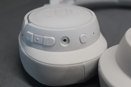 *TESTED/USED* JBL Tune 710BT Wireless Bluetooth Over-ear Headphones, White - Picture 5 of 6