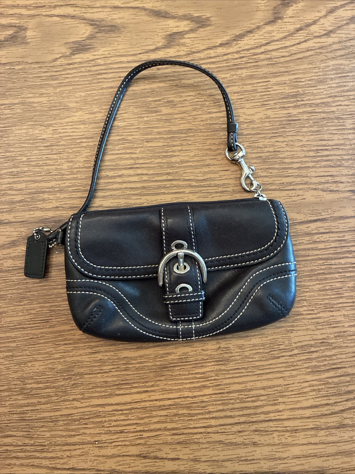 Coach Leather Wallet for Women - Stylish & Compact