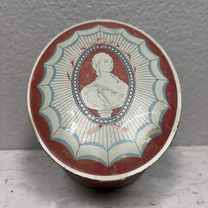 Vintage Du Barry Dusting Powder Tin With Puff And Powder Great Vintage Piece