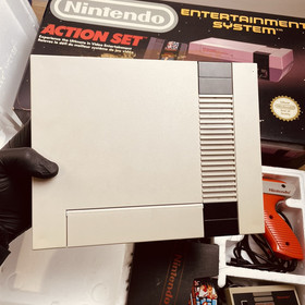 Nintendo NES Entertainement Sistem Action Set Console PAL B FRANCESE Completa