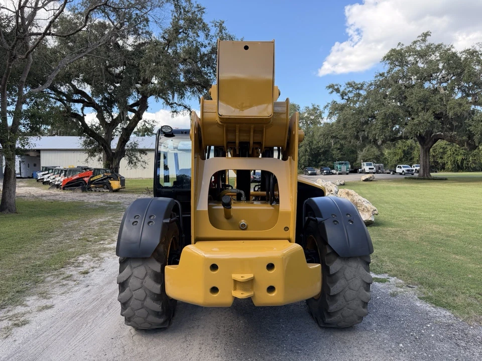 2018 510-56 TELEHANDLER - TELESCOPIC FORKLIFT - 10,000 LB CAP WITH OUTRIGGERS!! - Image 4 of 4
