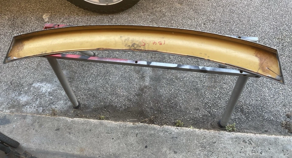 Extensiones de conjunto de alerón trasero central Camaro 1998-02 - OEM Foto 3 de 3