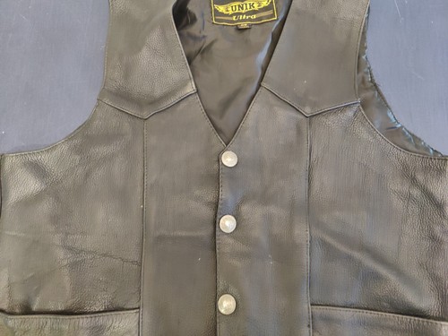 Black Leather Motorcyle Vest - Unik Ultra - Buffalo Nickel Snaps - Men's Size 50 - Foto 3 di 10