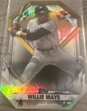 2022 TOPPS Series 1 Baseball Willie Mays Diamond Greats Die-Cut Foil # DGDC-25