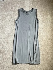 Ann Taylor Gray Sleeveless Knee Length Shift Dress. Size Medium