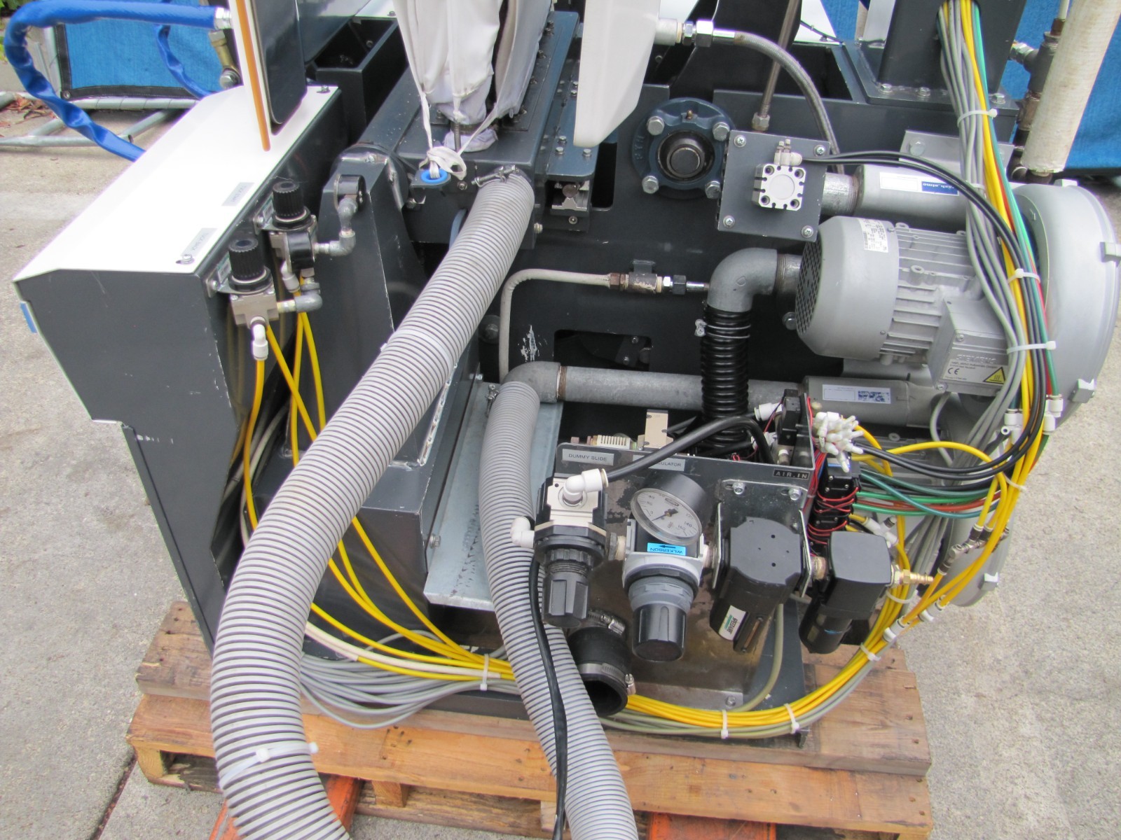 Itsumi BT-100A Single Buck Body & Sleever Dry Cleaning Machine 220V 3 Phase