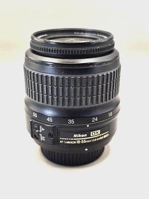 Nr Neuwertig. Nikon Nikkor AF-S Zoomobjektiv 18 55 mm f/3,5 5,6 G II ED DX.