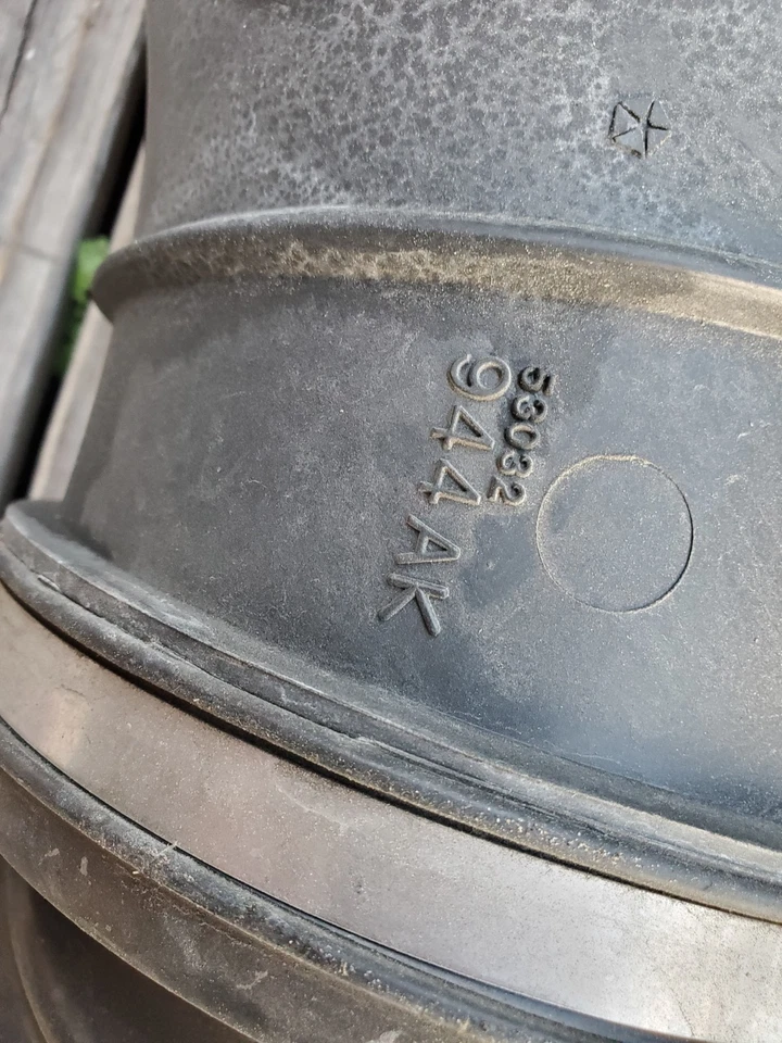 Tubo de admisión de aire Cummins 53032944AK 2007-2018 Ram 2500 3500 4500 5500 6,7 OEM Foto 4 de 4