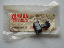 YAMAHA CV80 RIVA / BELUGA 1983-1987 GENUINE SIDE COVER DAMPER CLAMP 5G3-21755-00