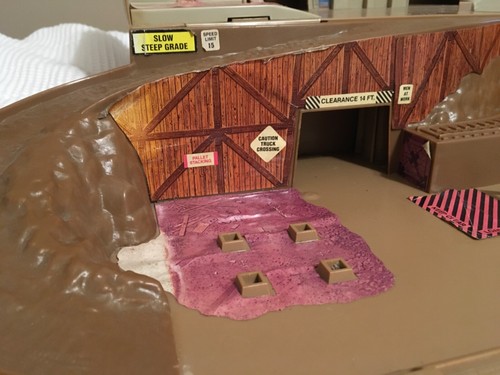VTG 1979 Mattel Hot Wheels Construction Site Sto & Go Play Set crane works ! - Picture 7 of 16