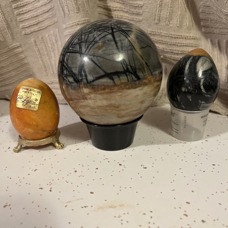 Large 2 1/2 Pds Onyx Polished Stone W/2 Eggs Alabaster Lefton Made In Italy