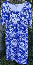 Sunsets & Sweet Tea SZ M Blue/White 2 Pocket Floral Stretch Sheath Dress NWOT