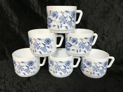 Arcopal France Milk Glass BLUE ONION Cups/Mugs - Set of 6