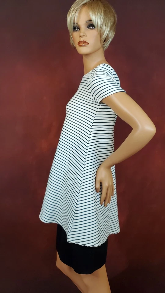 Olivaceous Boutique Short Sleeve Knit Swing Top S Scoop Back Black White Stripe - Image 4 of 4