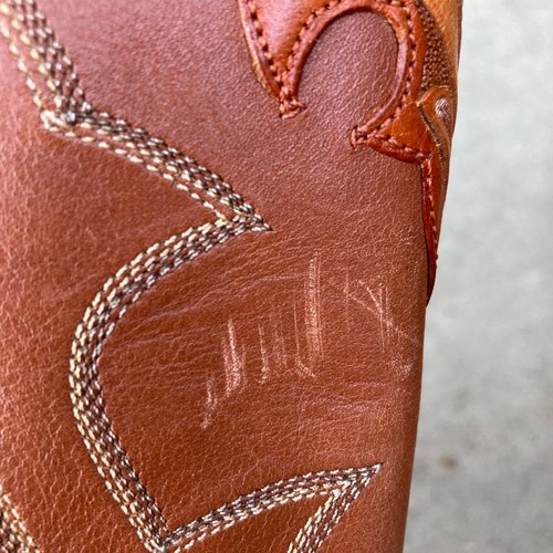 Back At The Ranch 7.5C Saddle 12" Tooled a mano 5/8" Box Toe Botas Western - Imagen 10 de 24