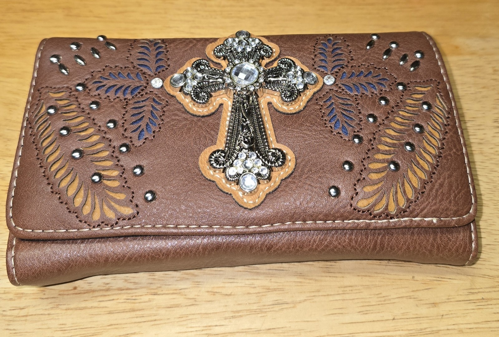 Western Brown Leaf Cross Women's Tri Fold Crossbody Wallet New