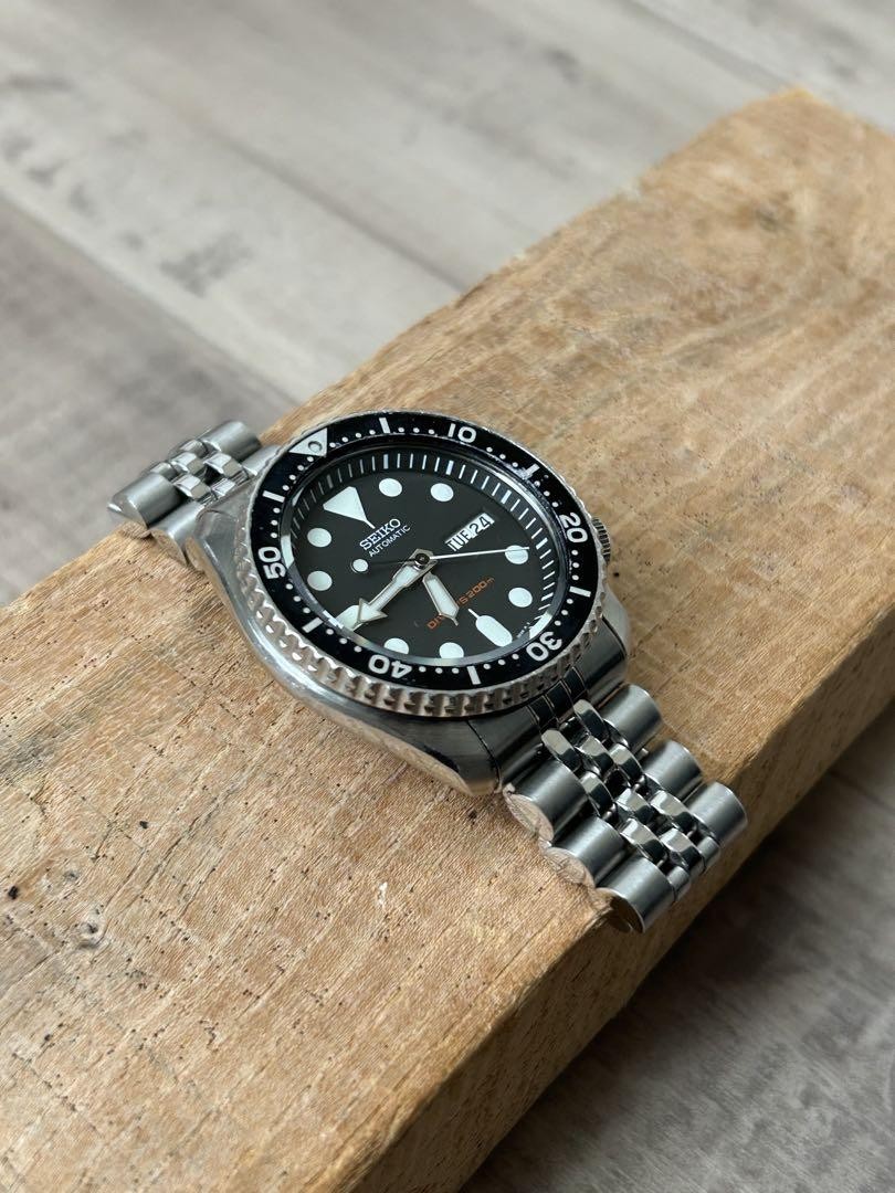 Seiko SKX007 7S26 0020 Diver 200m Auto Watch Black Dial