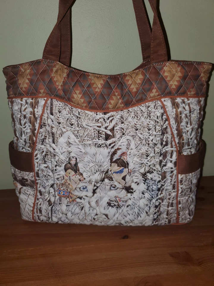Bolso de Mano Bradford Exchange Estampado de Lobo Nativo Americano  Foto 4 de 4