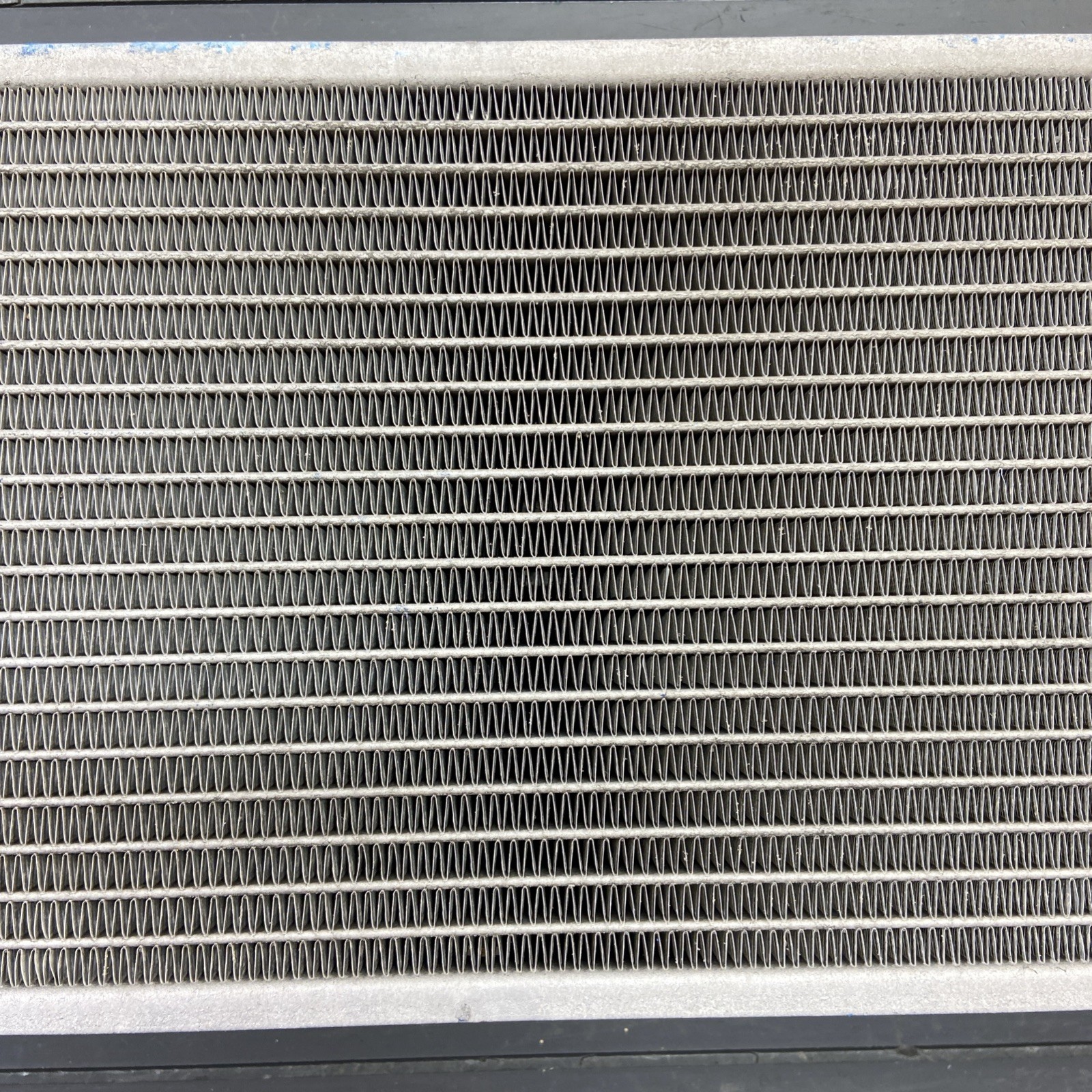 2018-2023 Maserati Levante 3.0L Auxiliary Water Coolant Radiator 670103891 OEM