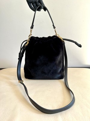 Oroton Eimer Tasche Kunstfell schwarz mit Schultergurt