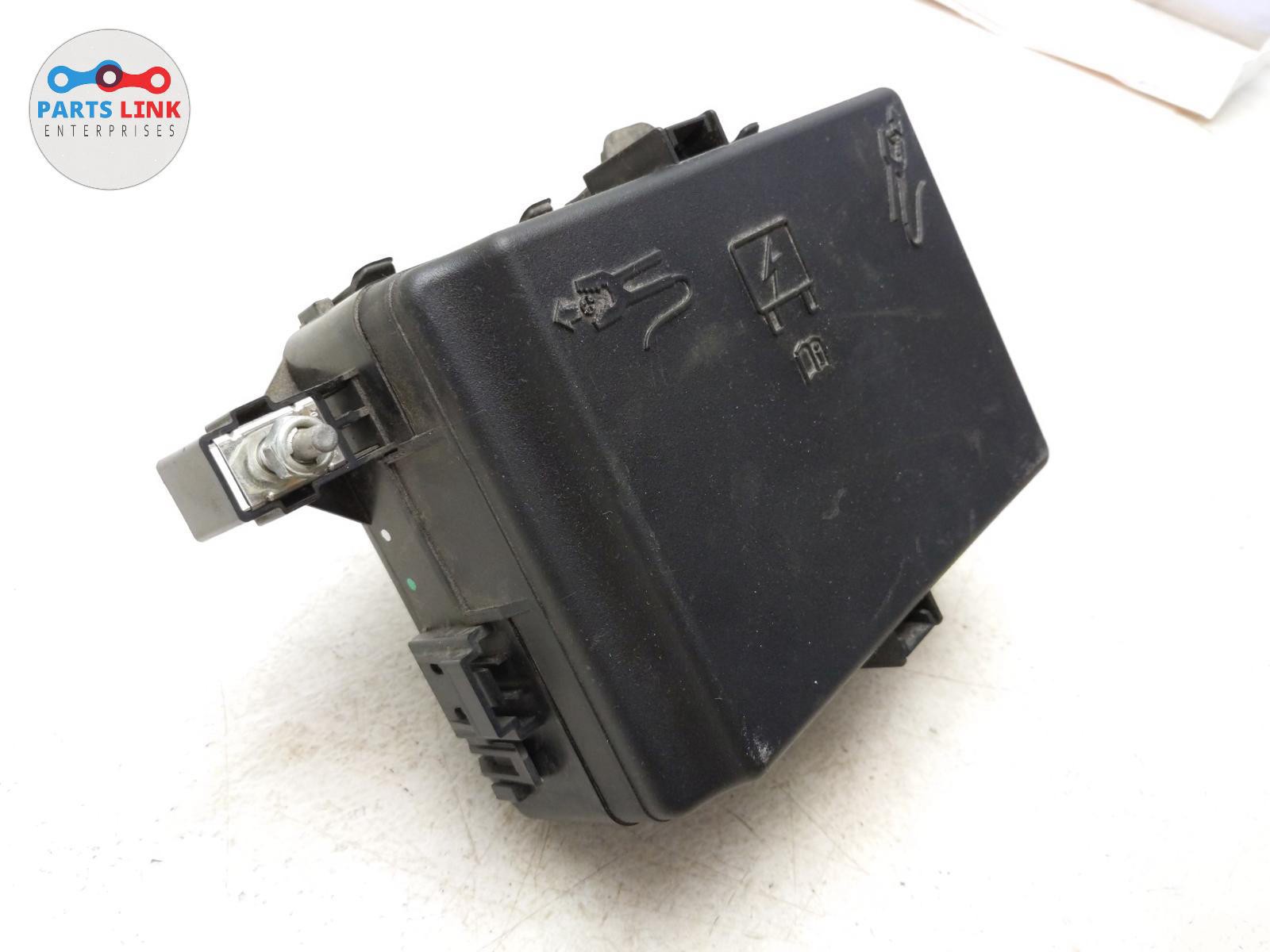 17-20 MASERATI LEVANTE FRONT RIGHT GAS ENGINE FUSEBOX POWER JUNCTION RELAY M161